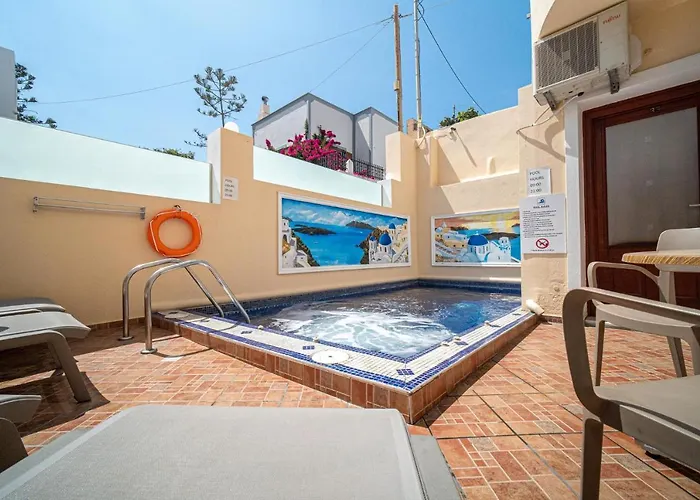 Antonia Lägenhetshotell Fira (Santorini)