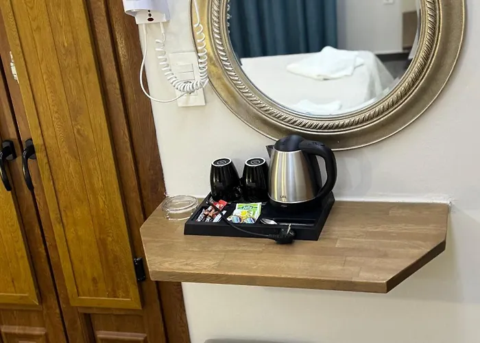 Antonia סנטוריני