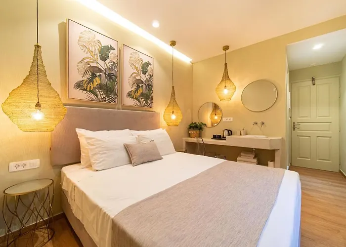 Antonia Fira (Santorini)