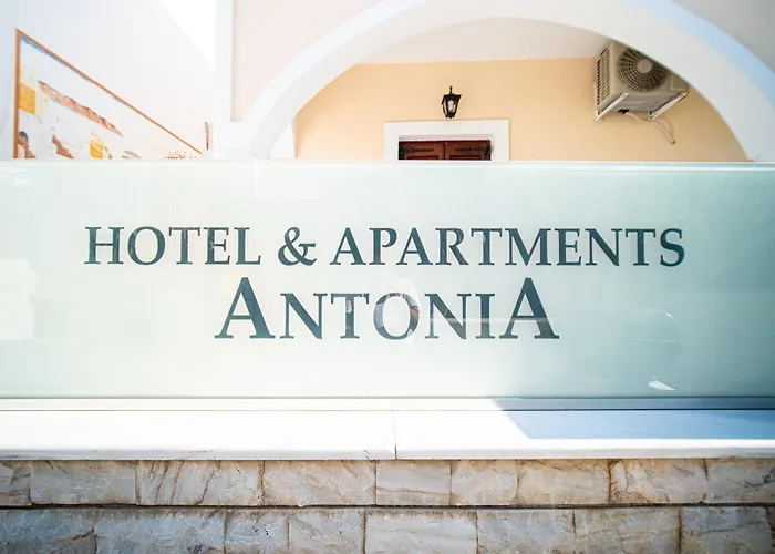 Aparthotel Antonia Fira (Santorini)