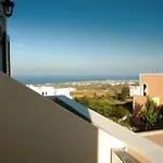 Ξενοδοχείο με διαμερίσματα αντωνία 2*